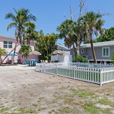 Charming Suite With Balcony And Bikes At Historic Sandpiper Inn Sanibel Exterior foto